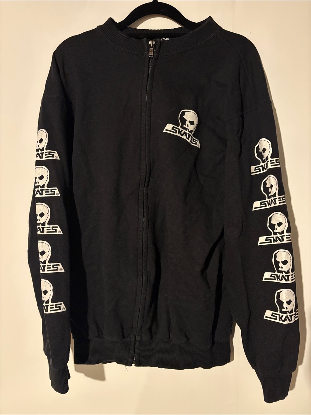 Very cool vintage skull skates zip up